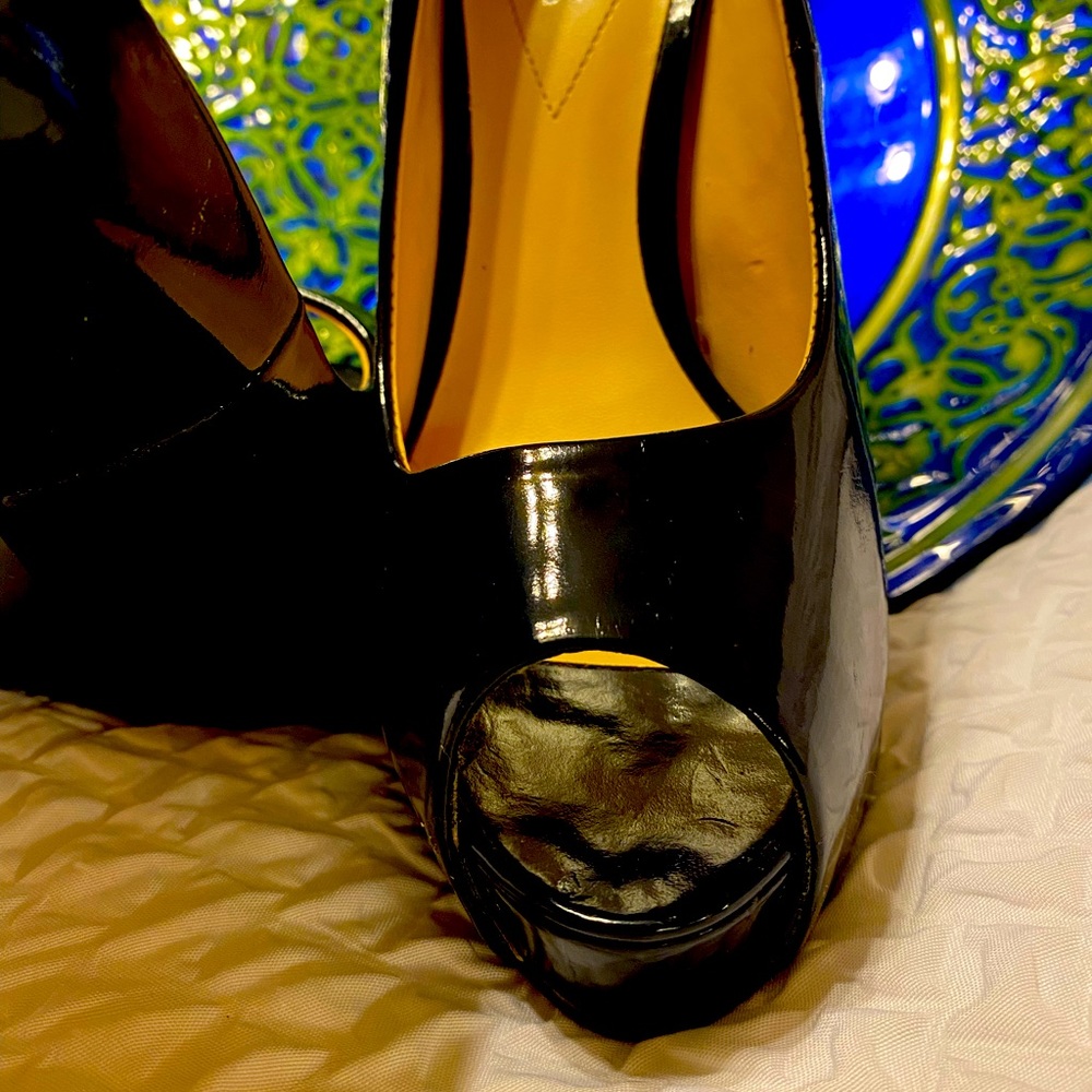 Guess Platform Perp Top Pumps